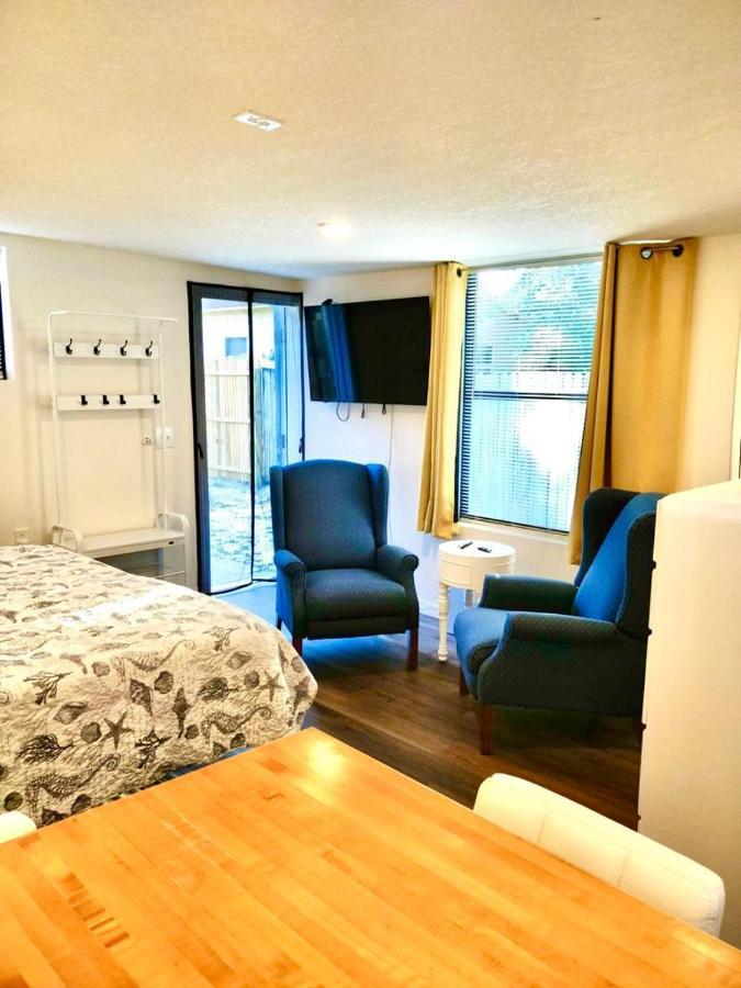 Two Fully Equipped Apartments And A Studio 5 Miles From The Beach St. Petersburg Exterior photo